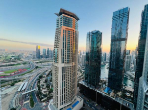 Stunning views 1 BR Flat, Near Beach & Tram with FREE Parking in Dubai Marina